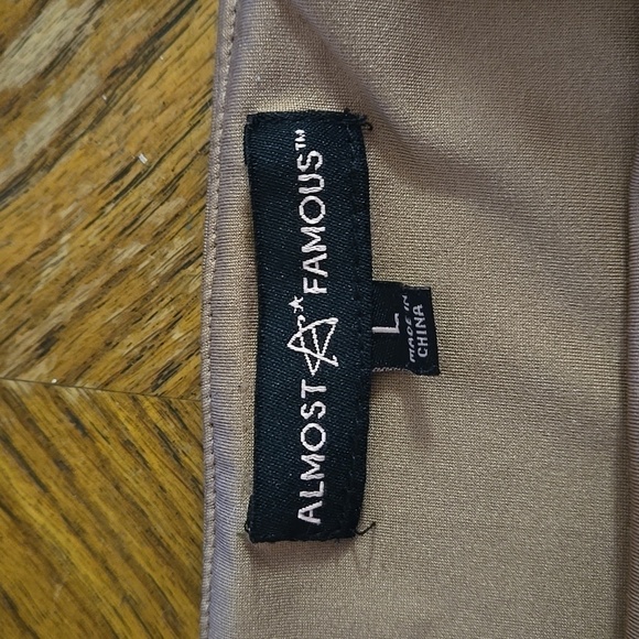 Almost Famous - Picture 5 of 7